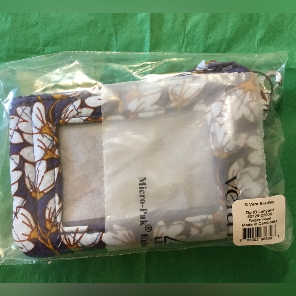 Vera Bradley Zip ID Case & Lanyard Pawpaw Flower